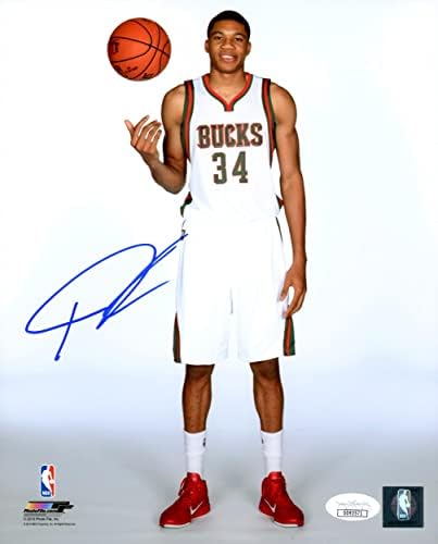 Giannis Antetokounmpo Autografirani 8x10 Photo Milwaukee Bucks Bijela uniforma JSA Dionice 203023 - Autografirane NBA fotografije