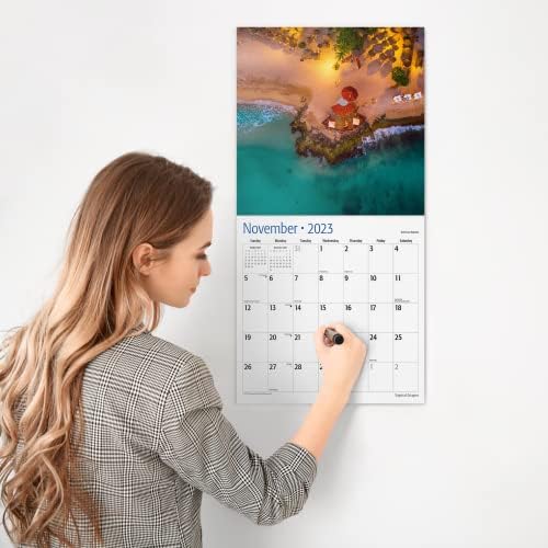 Crveni Ember Tropical Escapes 2023 Hangibable Mjesečni zidni kalendar | 12 x 24 Otvoreno | Debeli i čvrsti papir | Dariva | Prekrasna